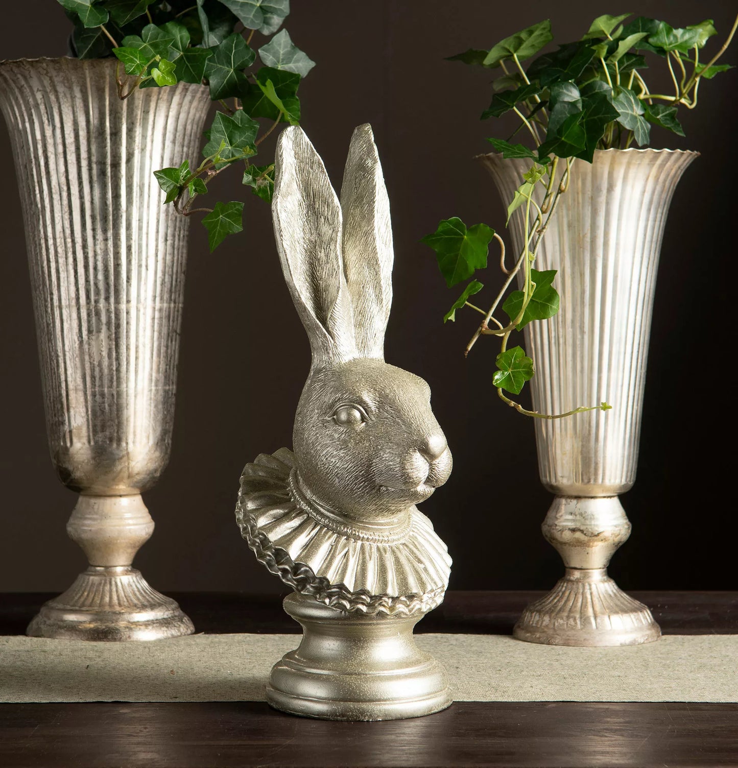 Påskepynt Kaninhode Champagne polyresin 14x16x38cm