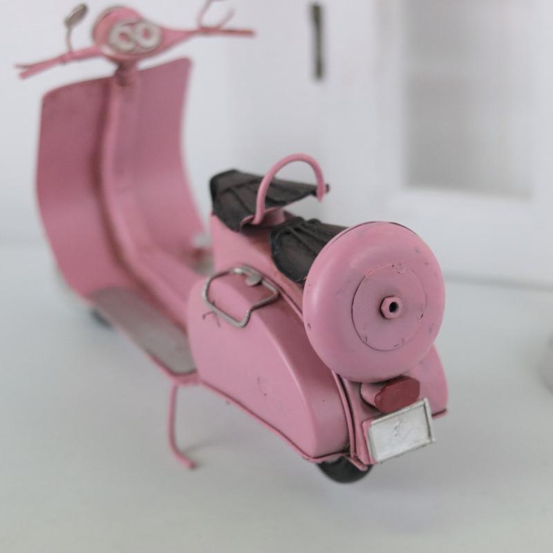 Dekorasjon Metalldekorasjon Vespa Rosa Metall 27 cm