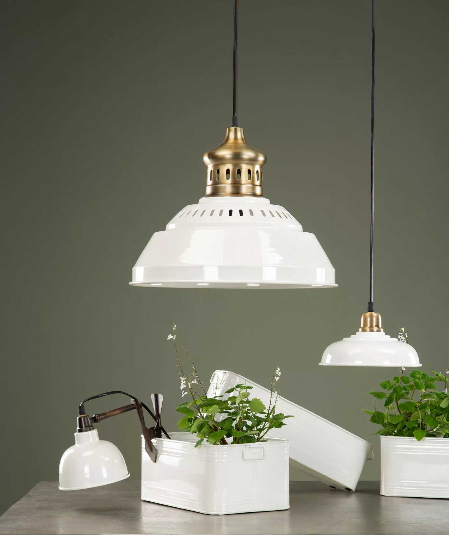Vegglampe med Clip El - Emalje Shell