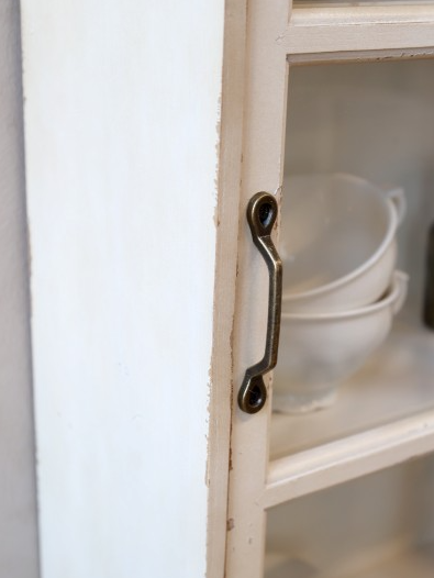 Veggskap DIV. skyvedører H70 / L52 / W20 cm antikk krem