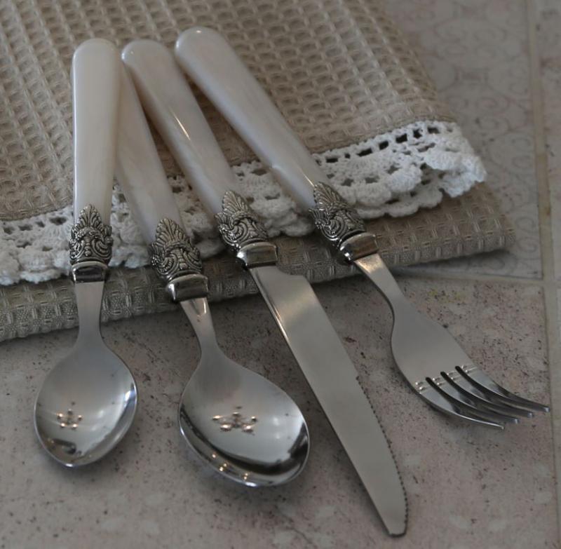 Bestikk Linas 16 stykker - antikk perlehvit