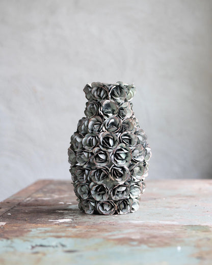Dekorativ Vase Ofelia Blomstrande Grønn Ø20x30cm Metall På lager: Uke 42