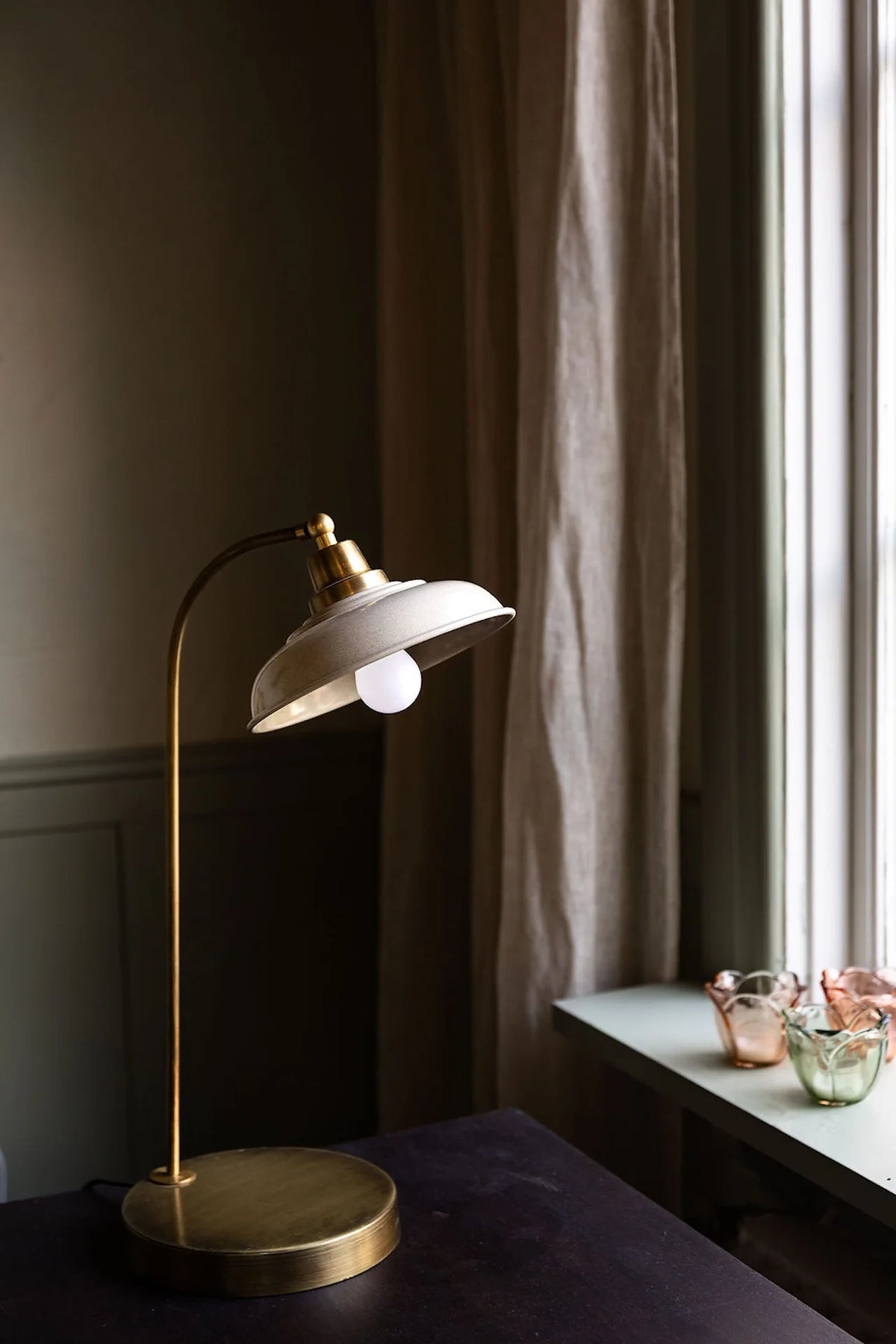 Bordlampe Noa Emalje Sand 30x52cm