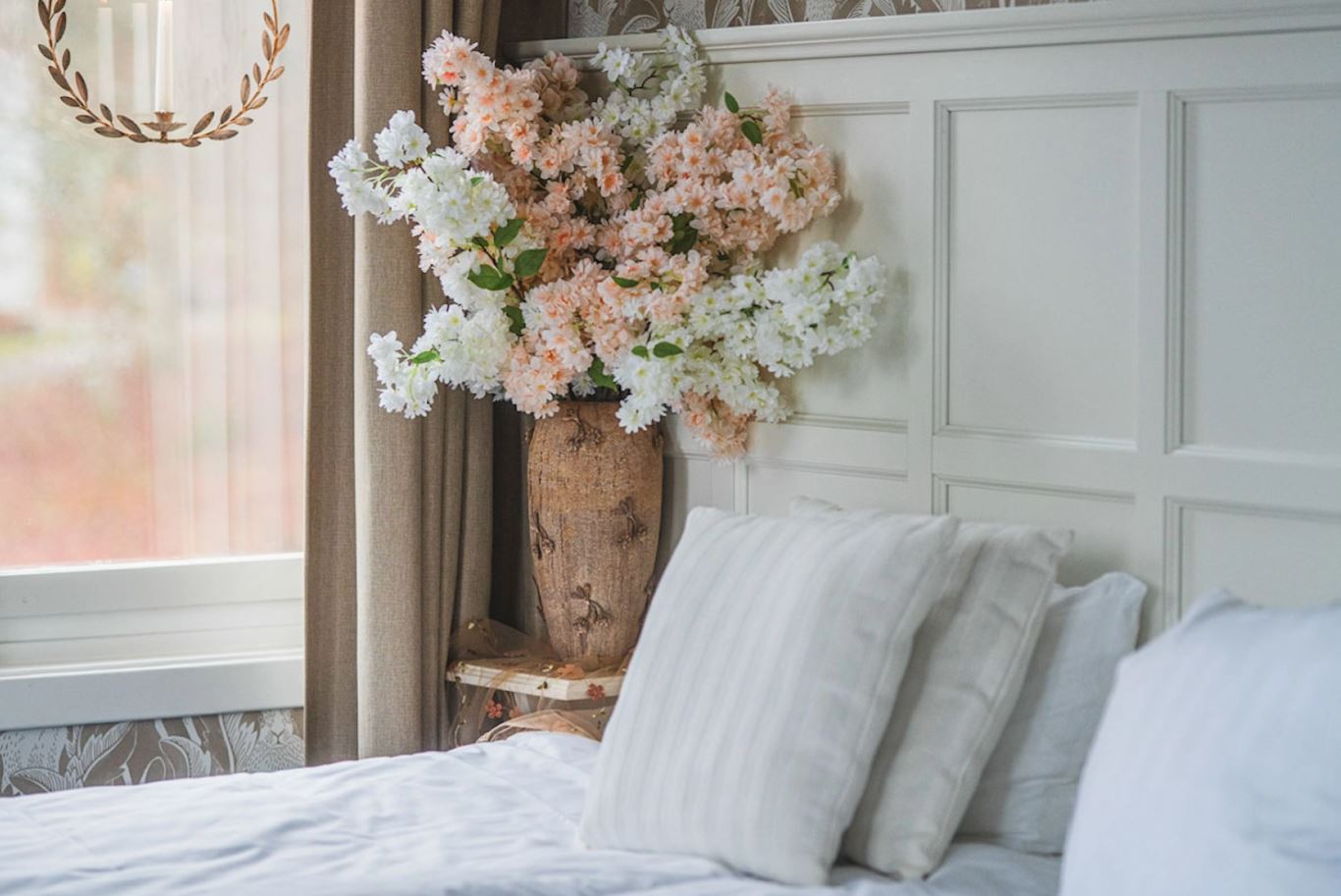 Vase Elina Floral Beige 34 cm På lager Mars 2026