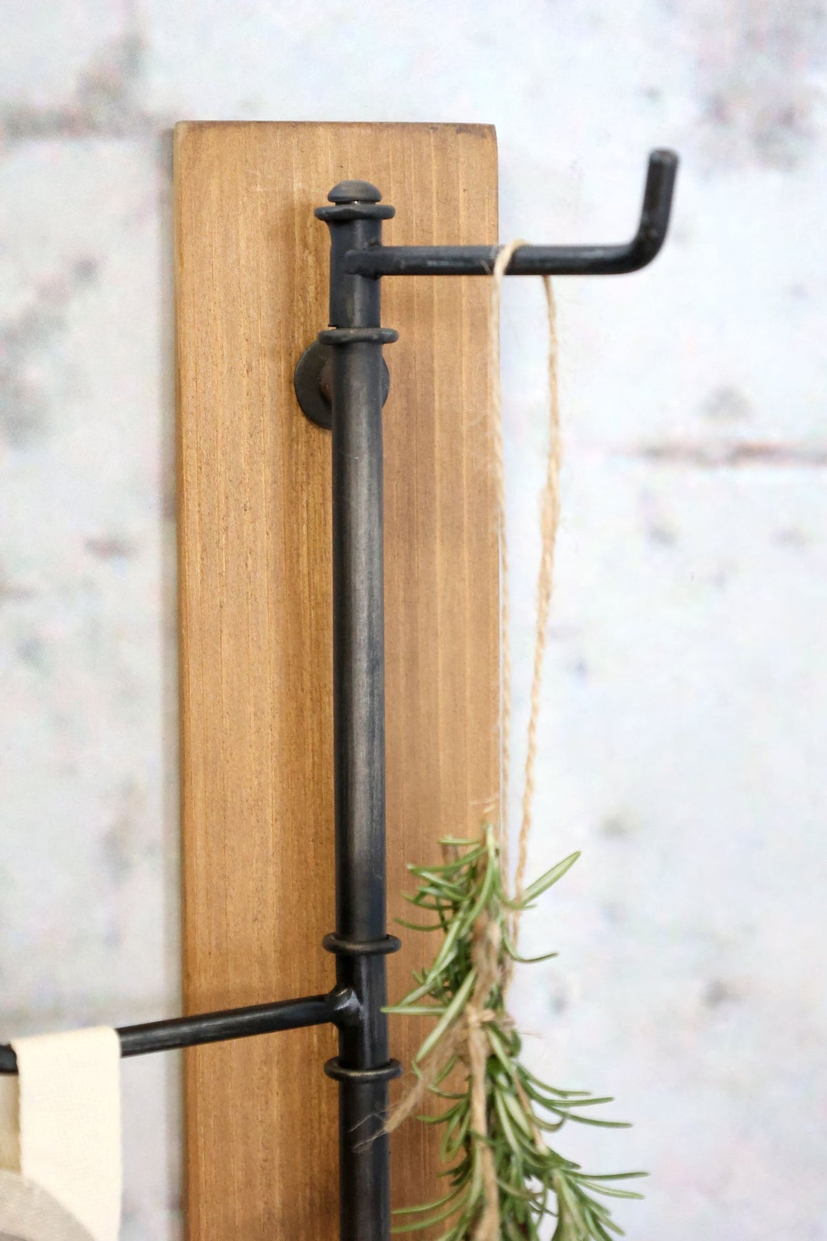 Kleshengere factory med 4 kroker H50/L15/B15 cm natur