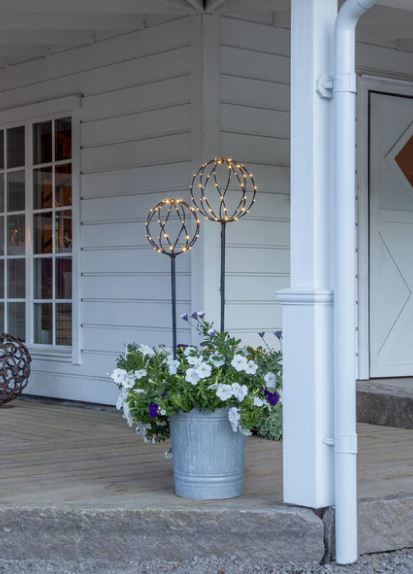 Hagebelysning Soldrevet sett med 2 svarte runde kuler 130/110 cm