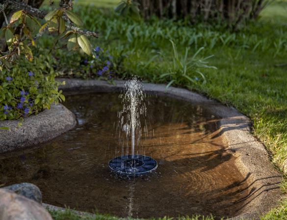 Hagebelysning Soldrevet Fontene