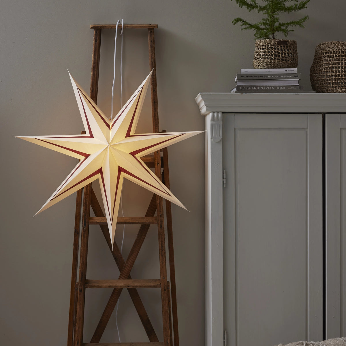 Adventsstjerne med stripe 77 cm Hvit/Rød
