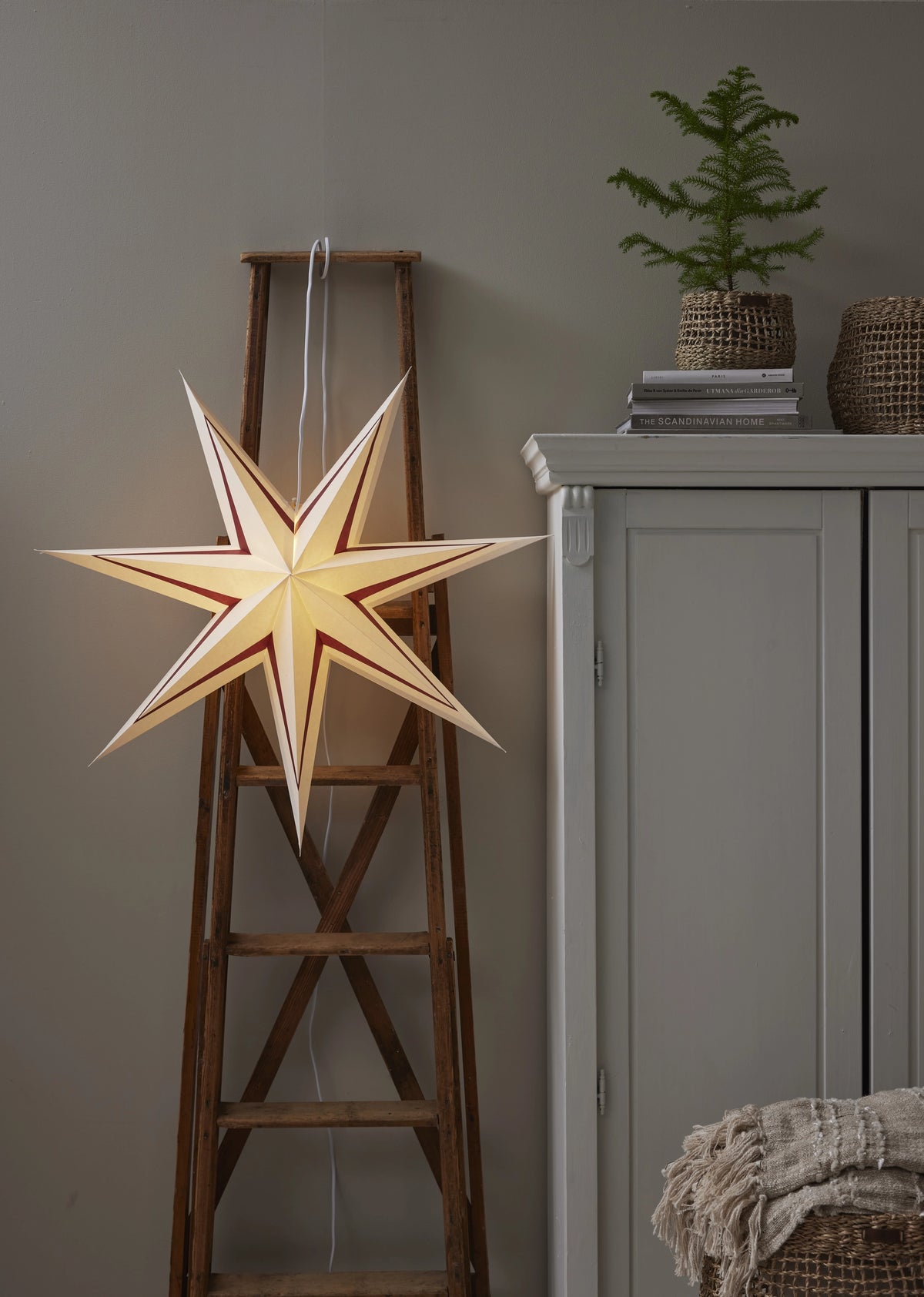 Adventsstjerne med stripe 77 cm Hvit/Rød