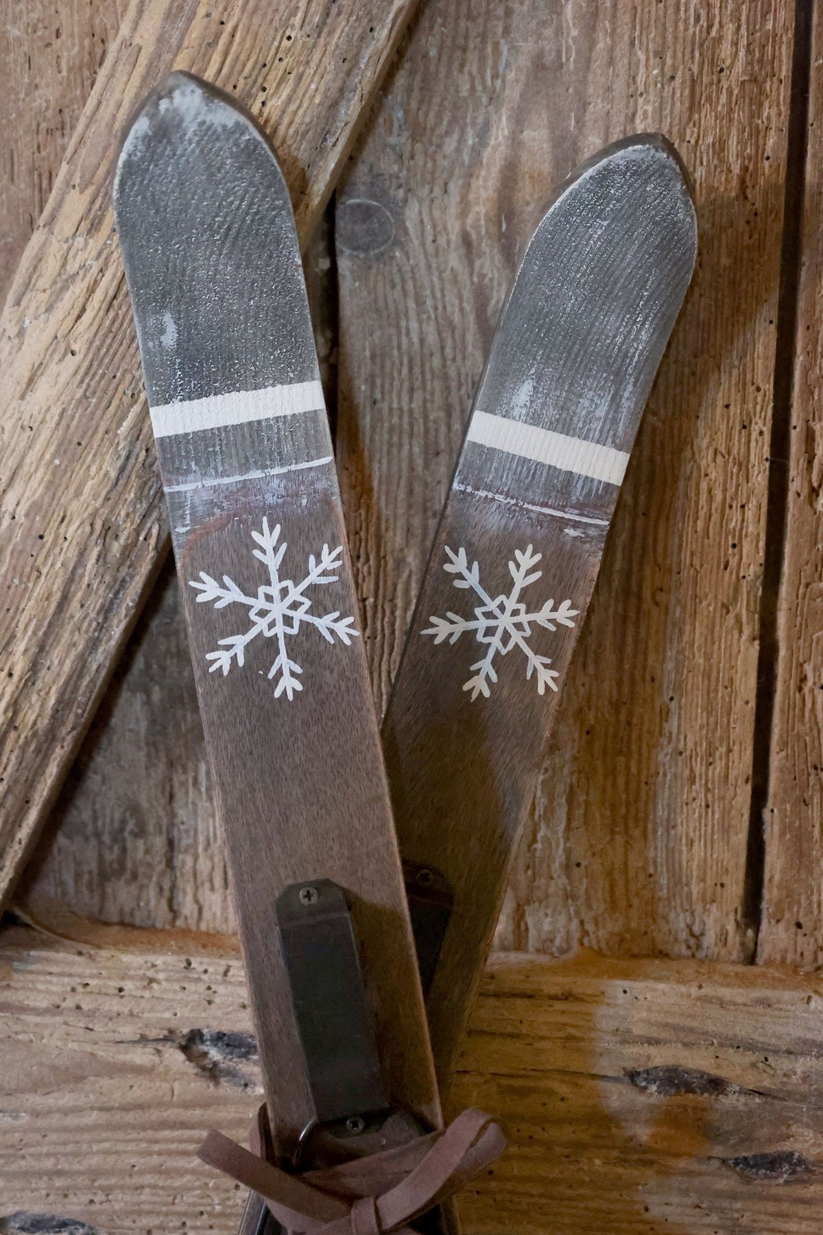 Jul div. Vintage ski med staver til dekorasjon 60 cm