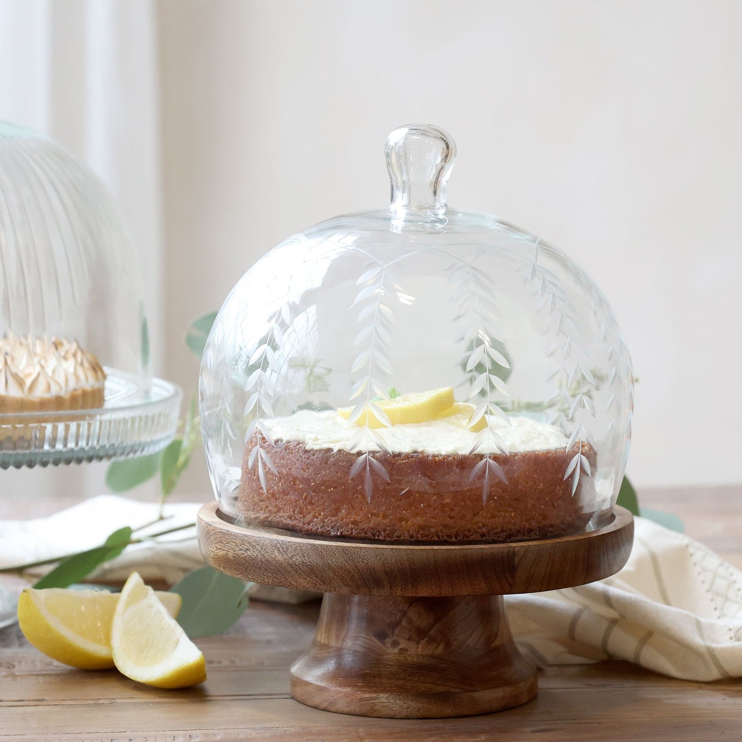 Dekorativt fat med glassklokke H27/Ø20 cm