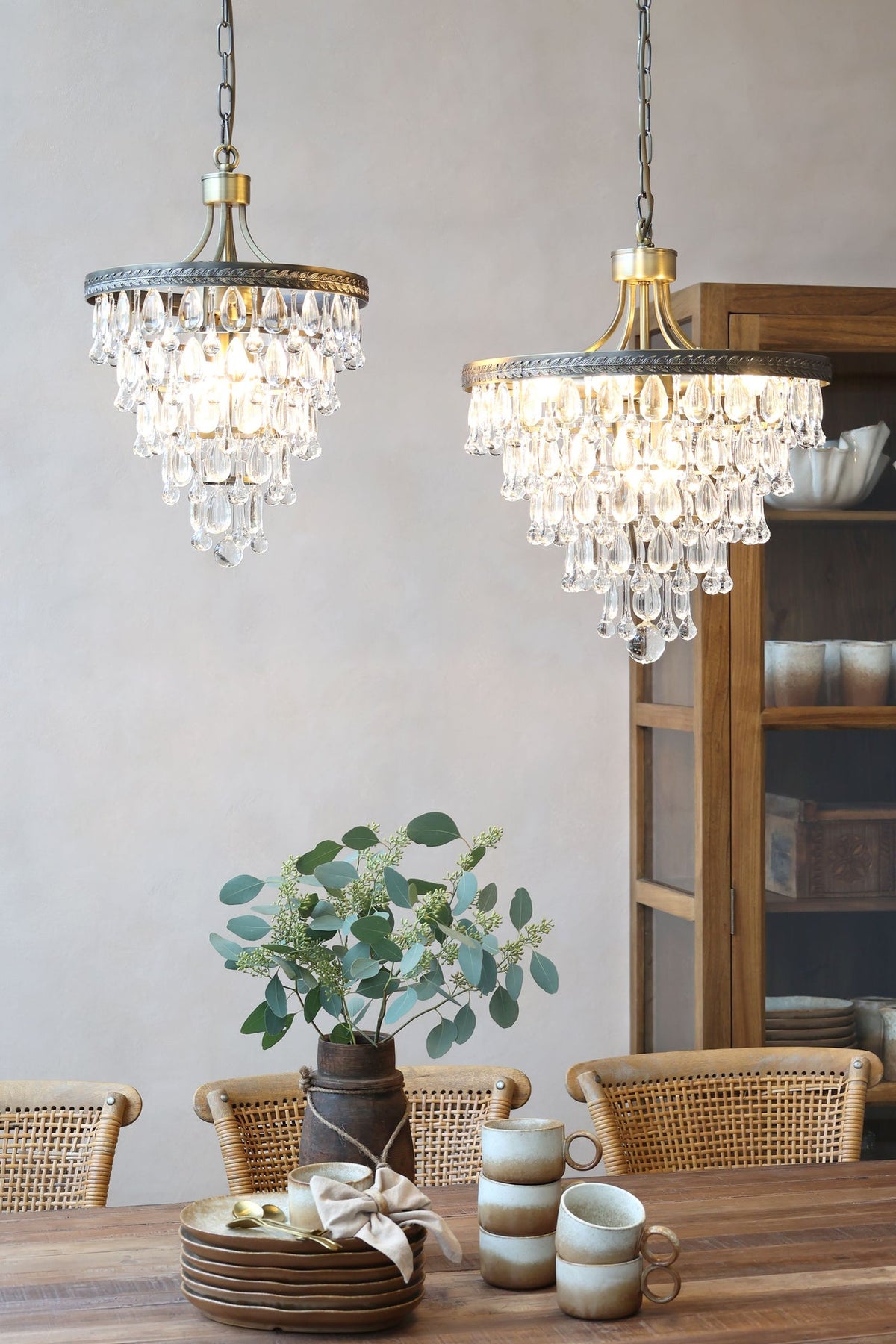 Taklampe Versailles lysekrone med dråpeformede glassprism H54/Ø35 cm Messing