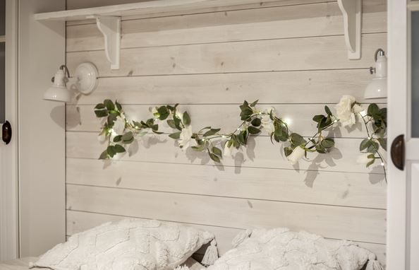 Div. belysning Lyslenke roser og blader 200 cm