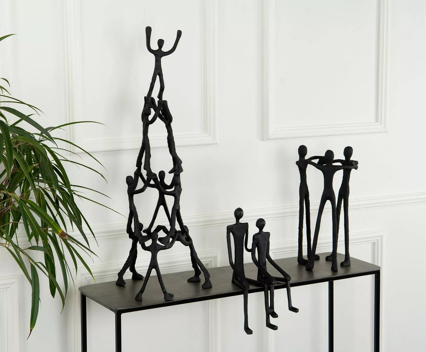 Dekorasjon Statue Circle Sort Metall 16x18x36cm