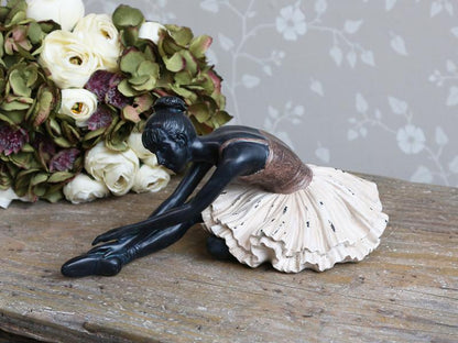 Dekorasjon Ballerina sittende H15 / L32 / W18 cm semsket skinn SALG